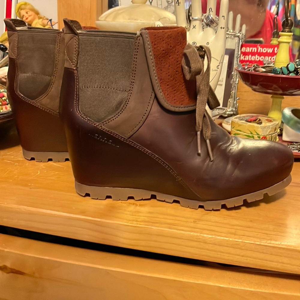 Merrell Wedge Boot Size 7 - image 1